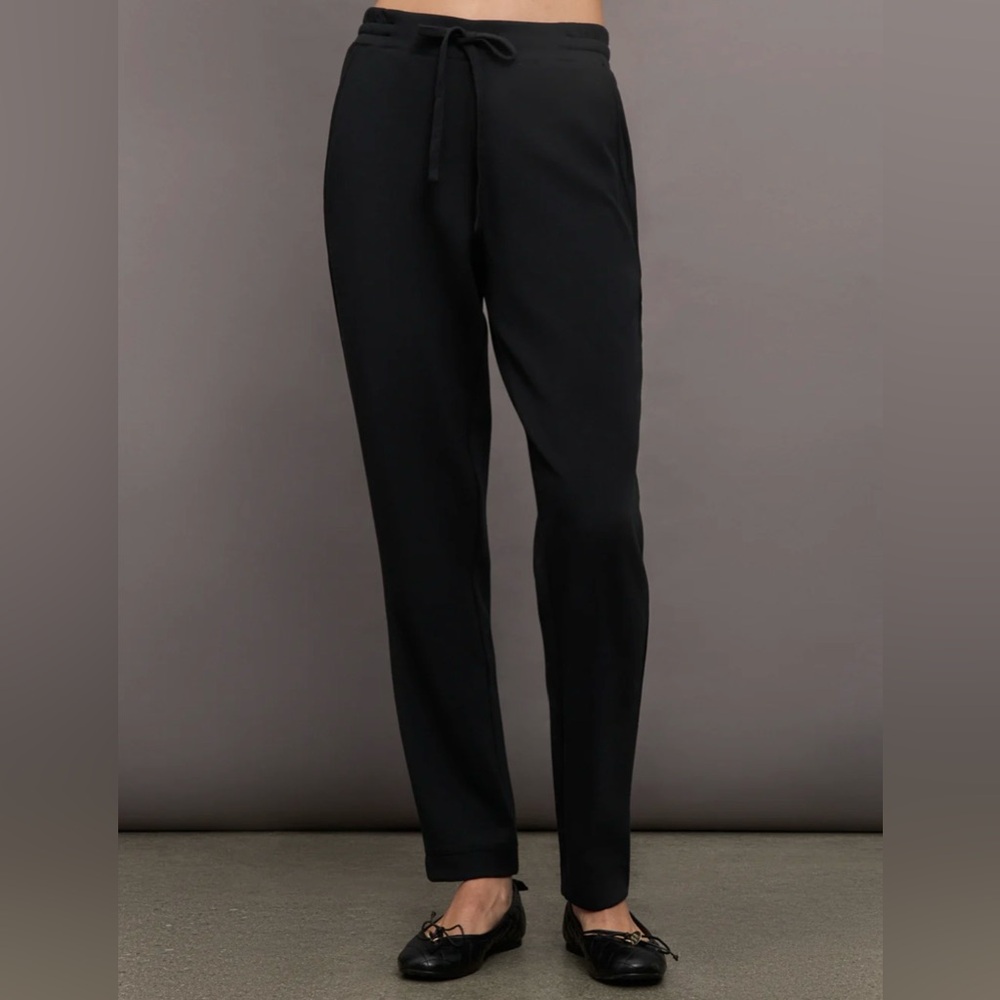 Carbon 38 Tapered Leg Jogger in Interlock
